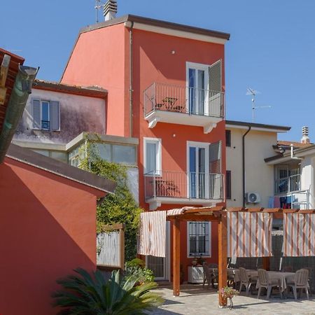 La Corte Dei Tre Torre del Lago Puccini Bagian luar foto