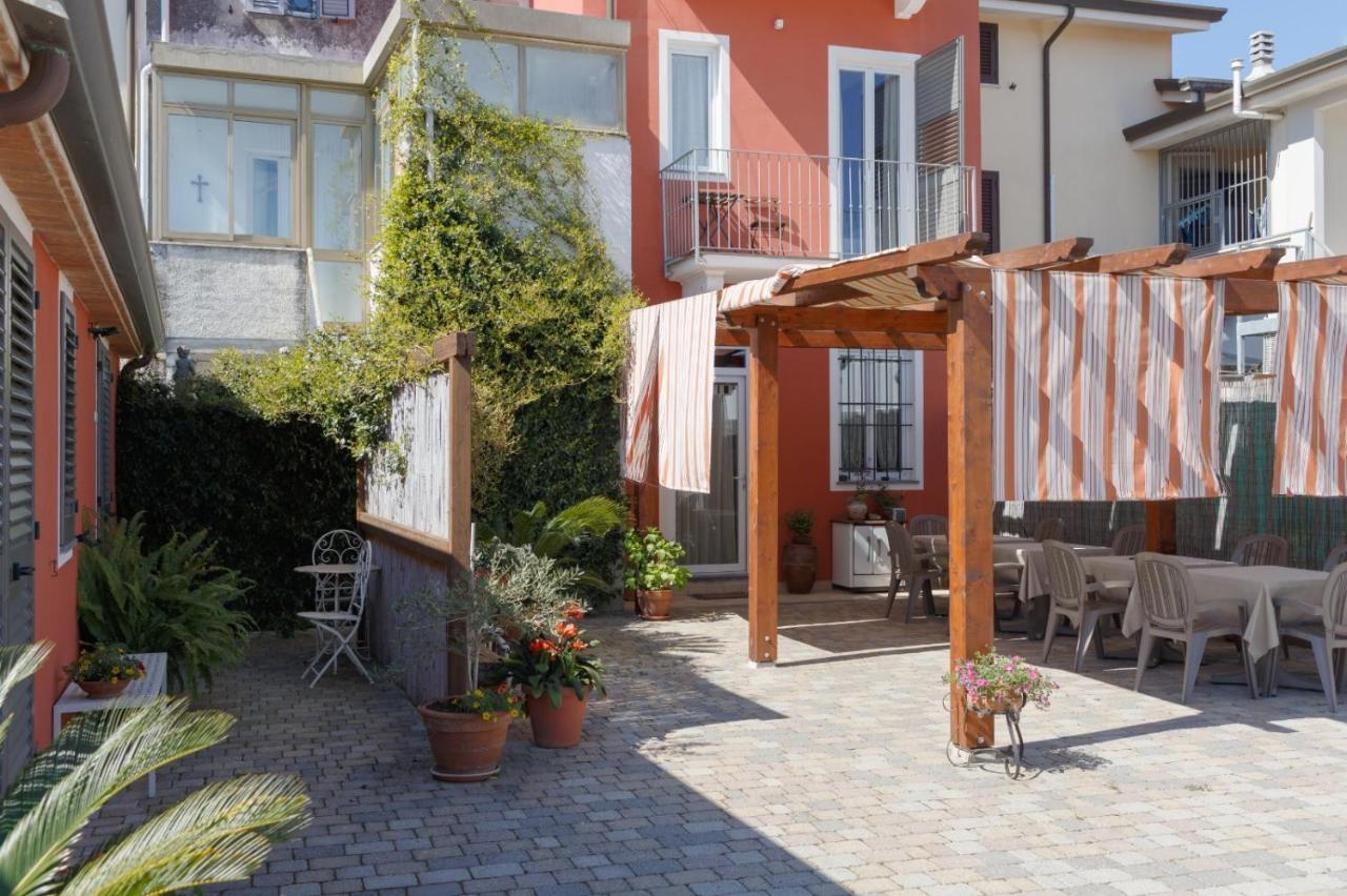 La Corte Dei Tre Torre del Lago Puccini Bagian luar foto